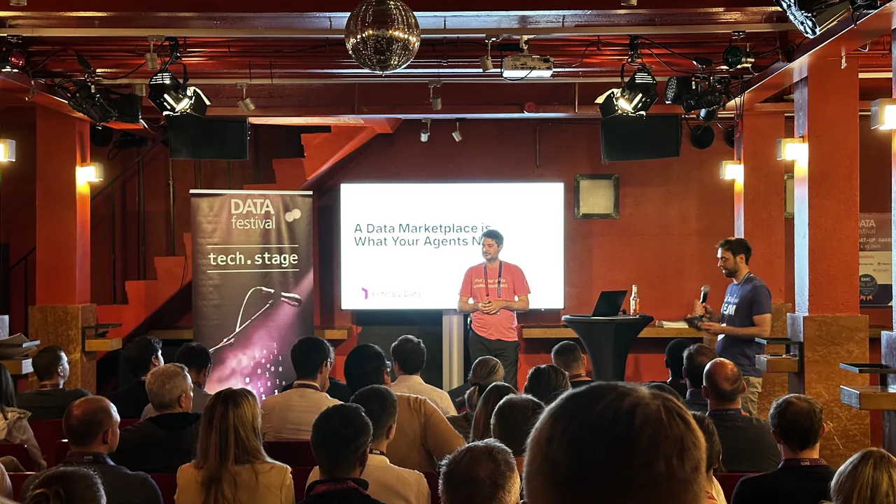 Dr. Simon Harrer presenting 'A Data Marketplace is What Your Agents Need' on the tech.stage at DATA Festival 2026 in Munich